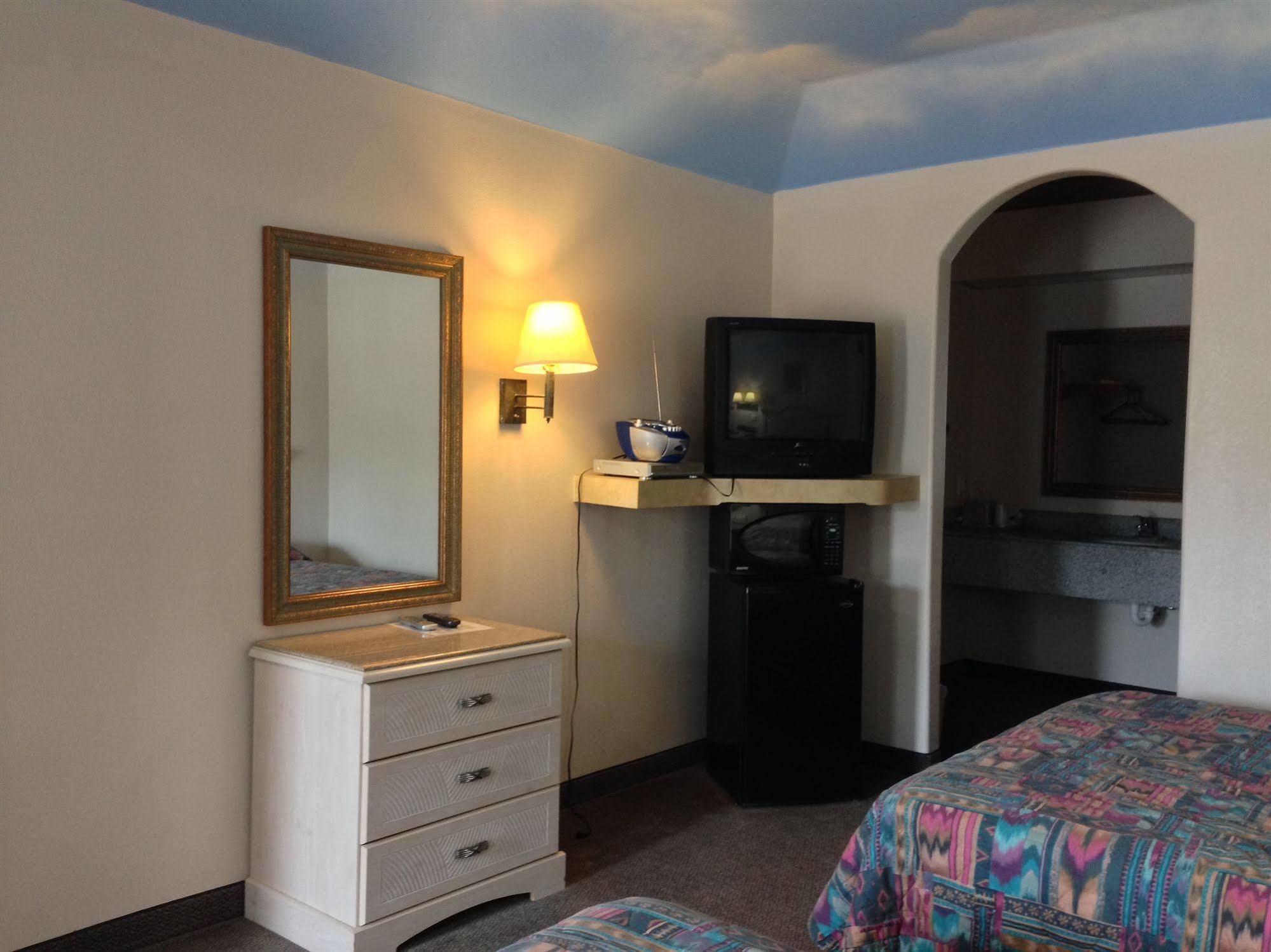 Camelot Inn & Suites Highway 290/Northwest Freeway Jersey Village Екстер'єр фото